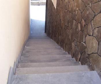 develi sokak merdiveni bazalt uygulaması